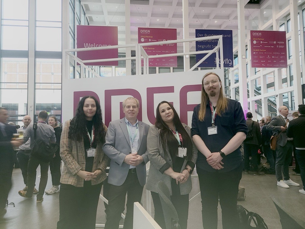 08.04.-10.04.2025 -  Ein Teil des Projektteams nahm bei der DMEA - Connecting Digital Health teil....